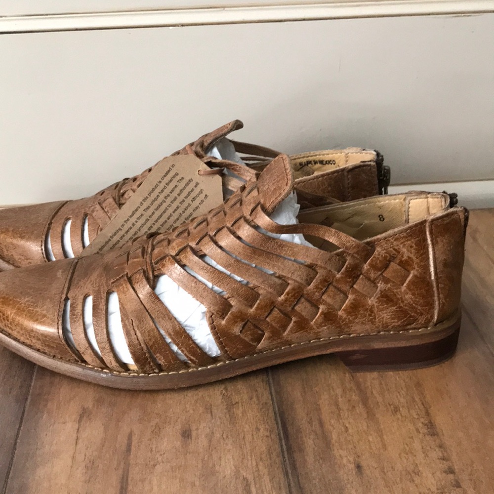 Sold! Bedstu Las Cruces woven flats - Picture 5 of 8